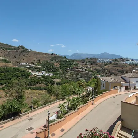 Tamango Hill Apartment