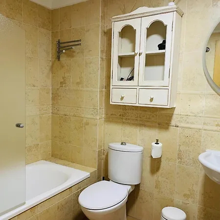 Tamango Hill Apartment *